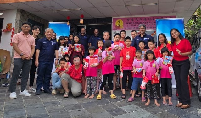 Read more about the article MMA Wilayah Persekutuan Brings Chinese New Year Cheer to Children in Cheras